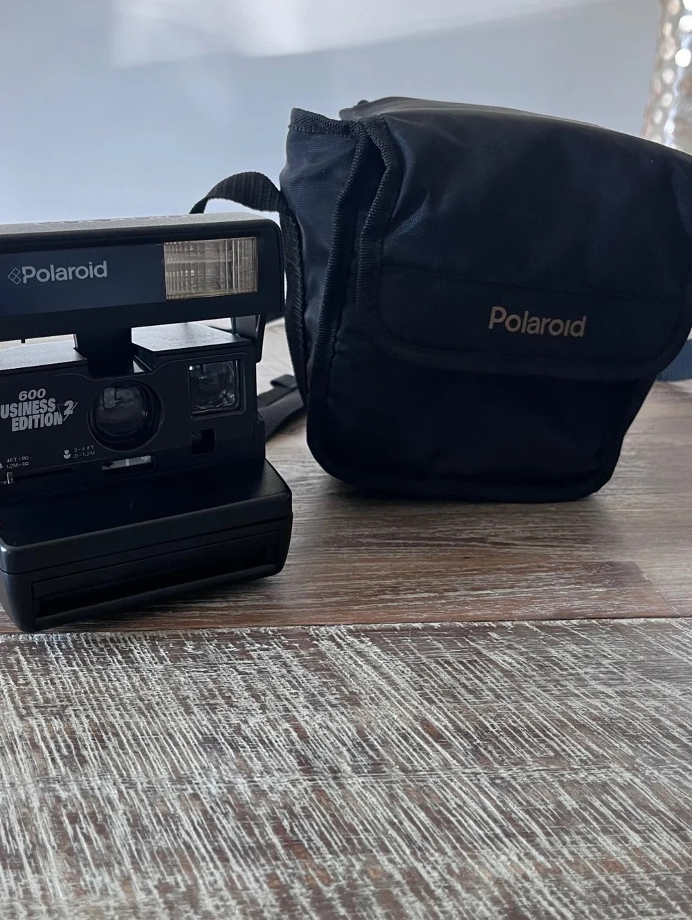 Polaroid 600 Business Edition2 Vintage Instant Film Camera (1980s–1990s) w/ Case